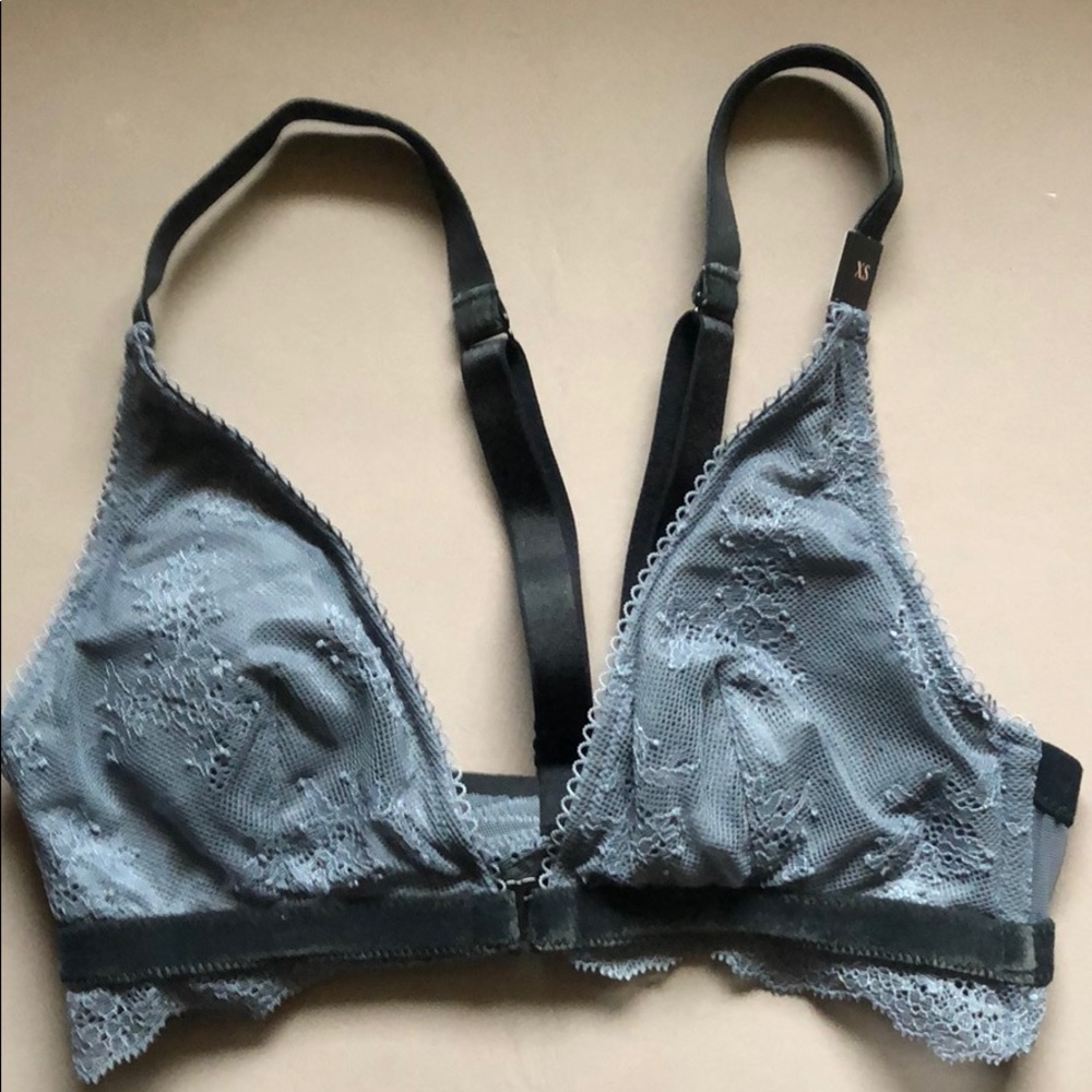 💥2/$22💥Victoria's Secret Bralette (Grey/Black)